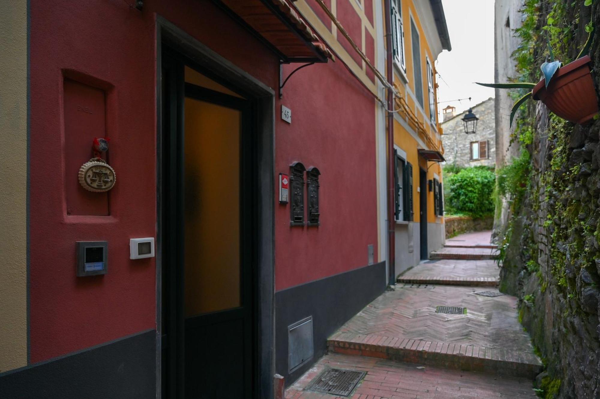 Casa E Mansarda Delle Mura Ameglia Exterior foto